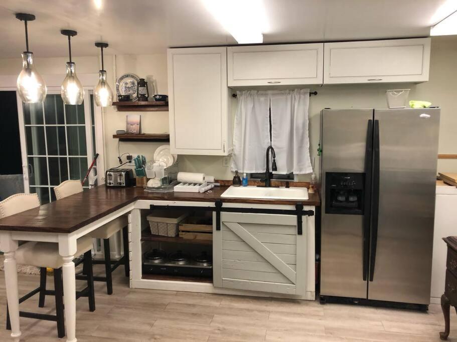 Beautiful Farmhouse In フェルナンディーナ・ビーチ エクステリア 写真