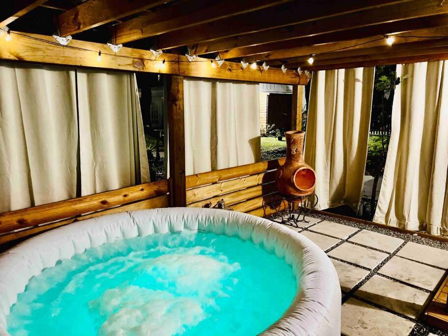 Beautiful Farmhouse In フェルナンディーナ・ビーチ エクステリア 写真