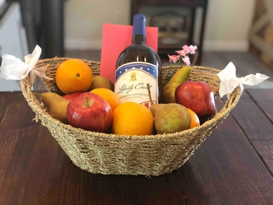 Beautiful Farmhouse In フェルナンディーナ・ビーチ エクステリア 写真