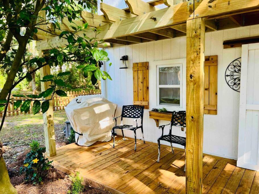 Beautiful Farmhouse In フェルナンディーナ・ビーチ エクステリア 写真